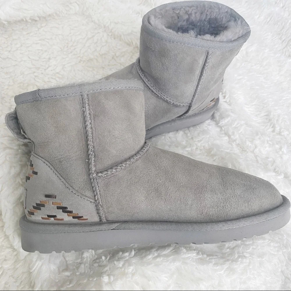 UGG Classic Mini Rustic Weave Boots Ash Gray Suede Sheepskin Size 7